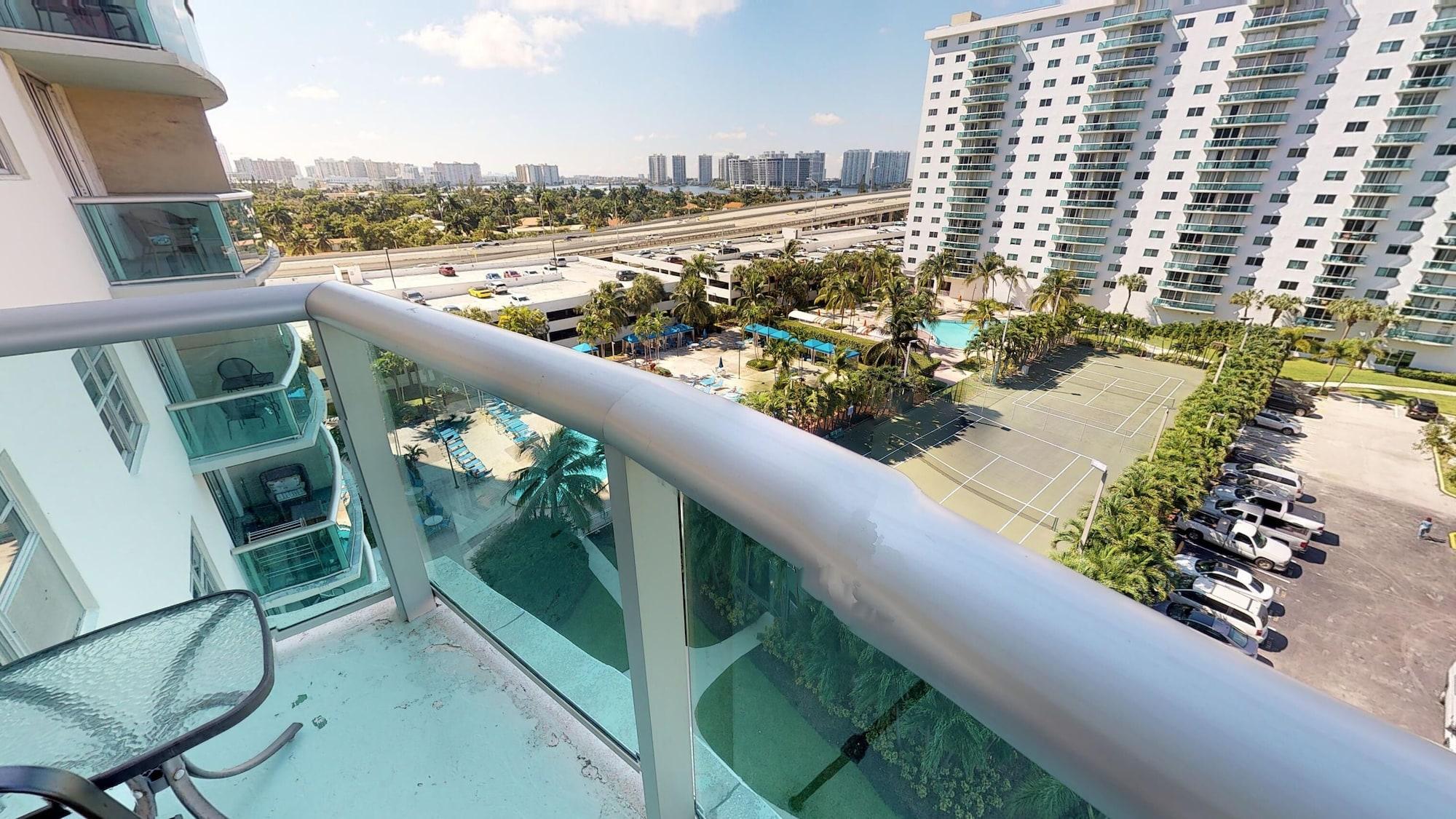 Ocean Reserve Sunny Isles Beach Exterior photo