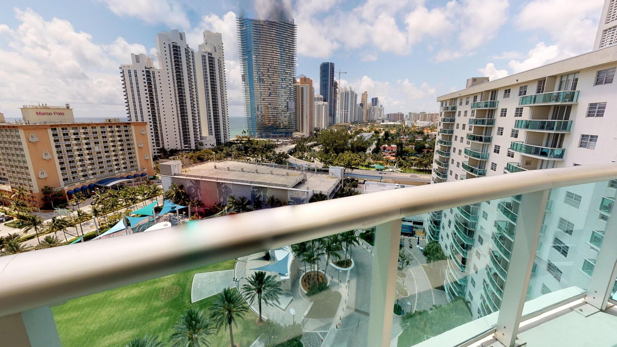 Ocean Reserve Sunny Isles Beach Exterior photo